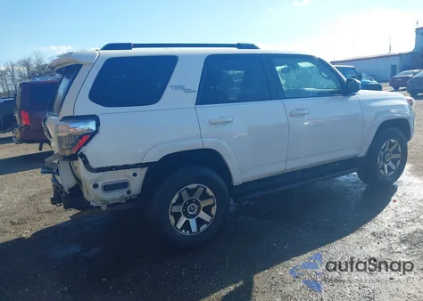 2020 Toyota 4Runner Trd Off Road z USA, uszkodzony, nr VIN JTEBU5JR0L5761296